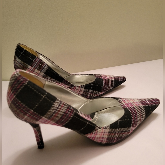 Rampage Pink Plaid Heels - Picture 4 of 8